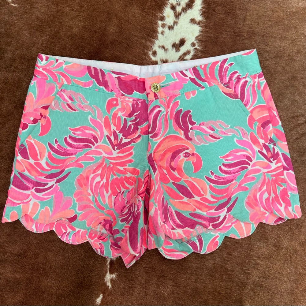 Lilly Pulitzer Lovebirds Buttercup Scallop Shorts
